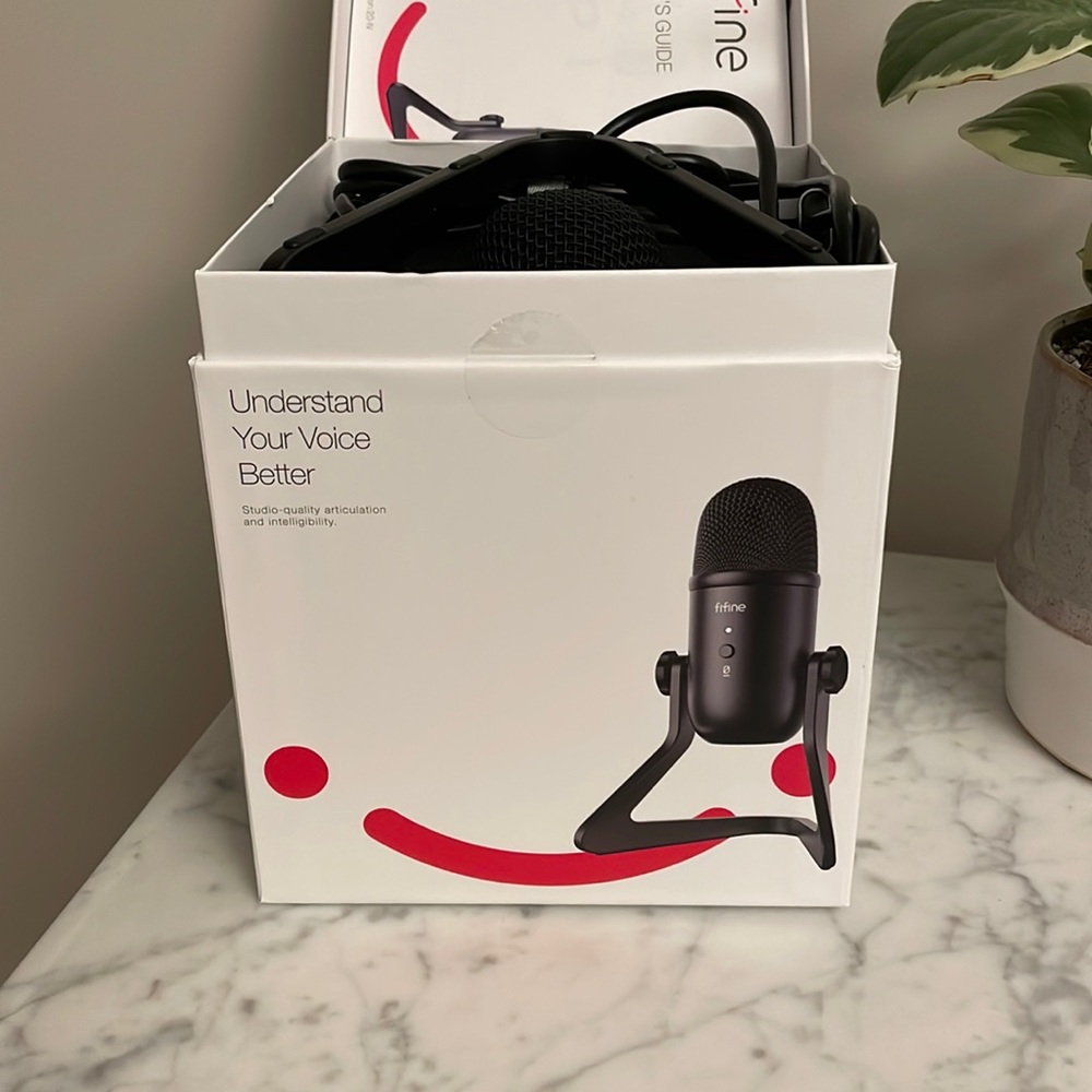 NWT Fifine Podcast Microphone